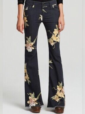 Free People Miami Night Combo Floral Sz 25 Short (29"inseam) EUC